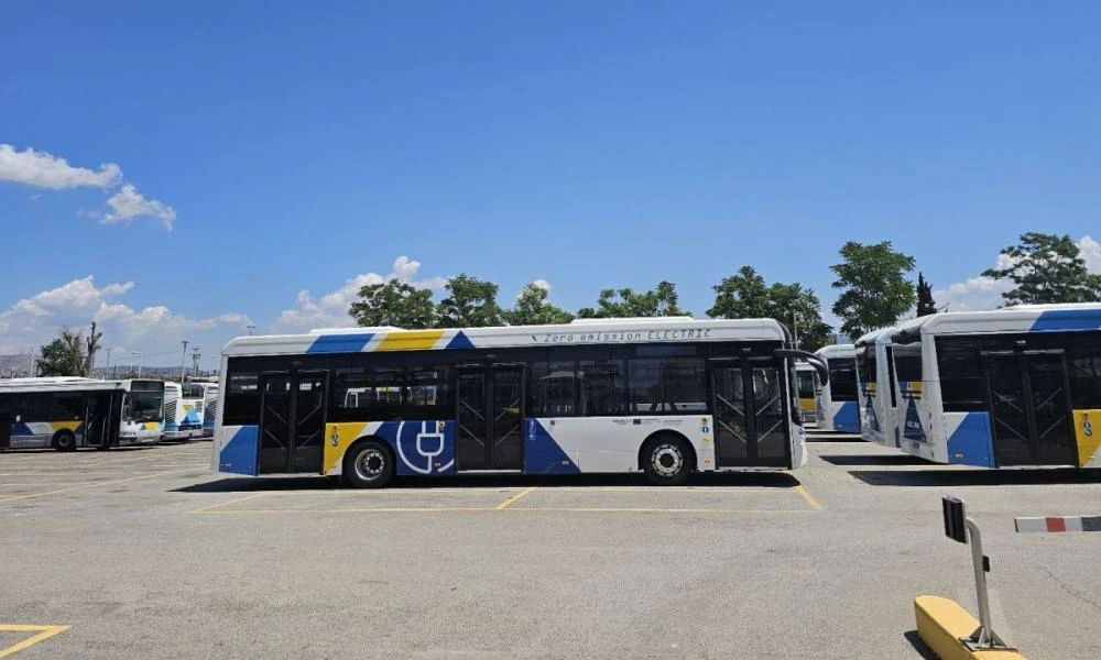 Υπογράφηκε η σύμβαση για 300 νέα λεωφορεία στην Αθήνα